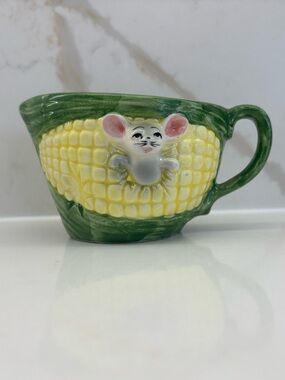 Vintage Kitschy Mouse in Corn Cob Textured Creamer Butter Server Pitcher Japan